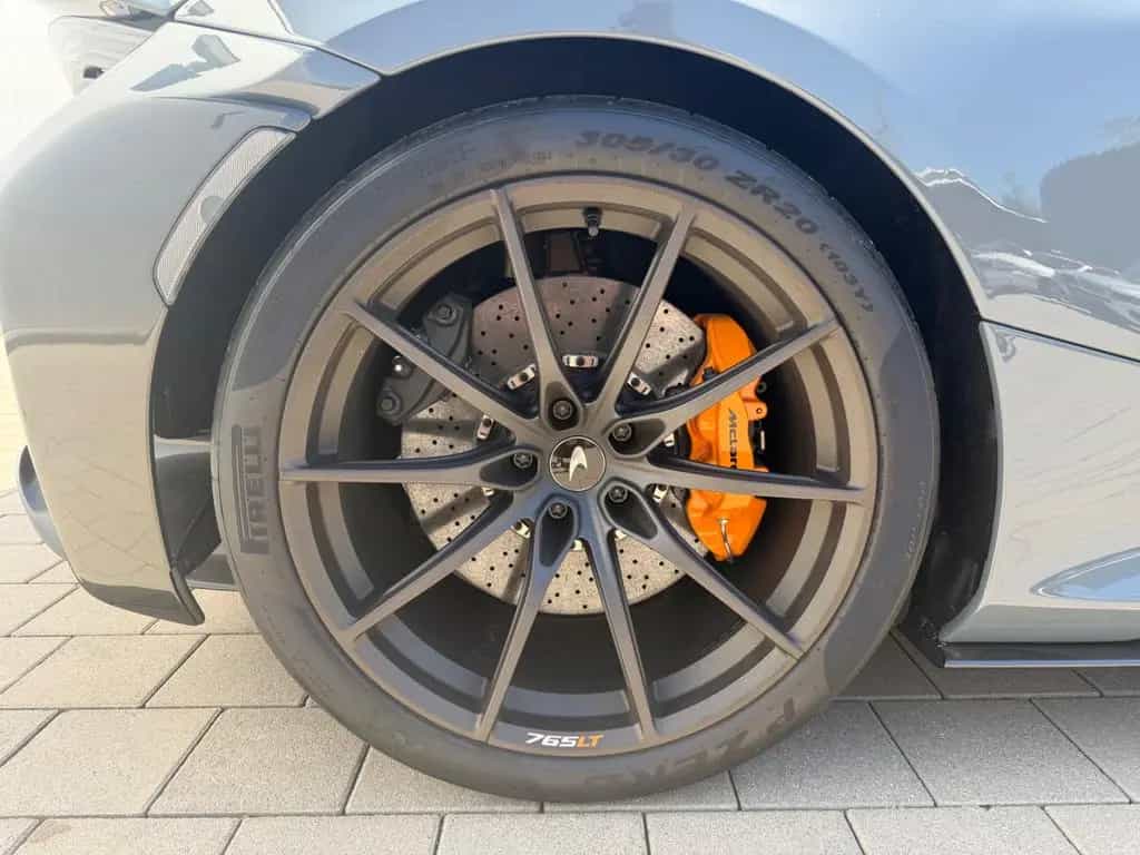 McLaren 765LT Spider Stealth Pack NEUWAGEN! 12/2021-photo-31