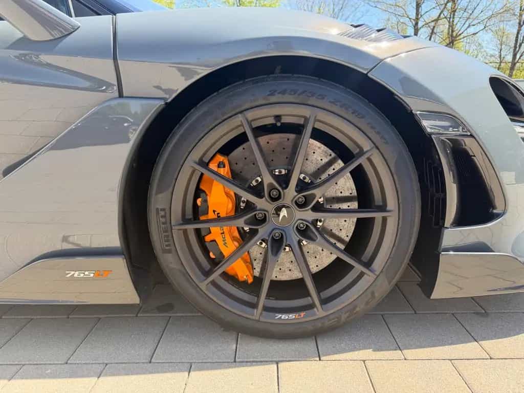 McLaren 765LT Spider Stealth Pack NEUWAGEN! 12/2021-photo-32