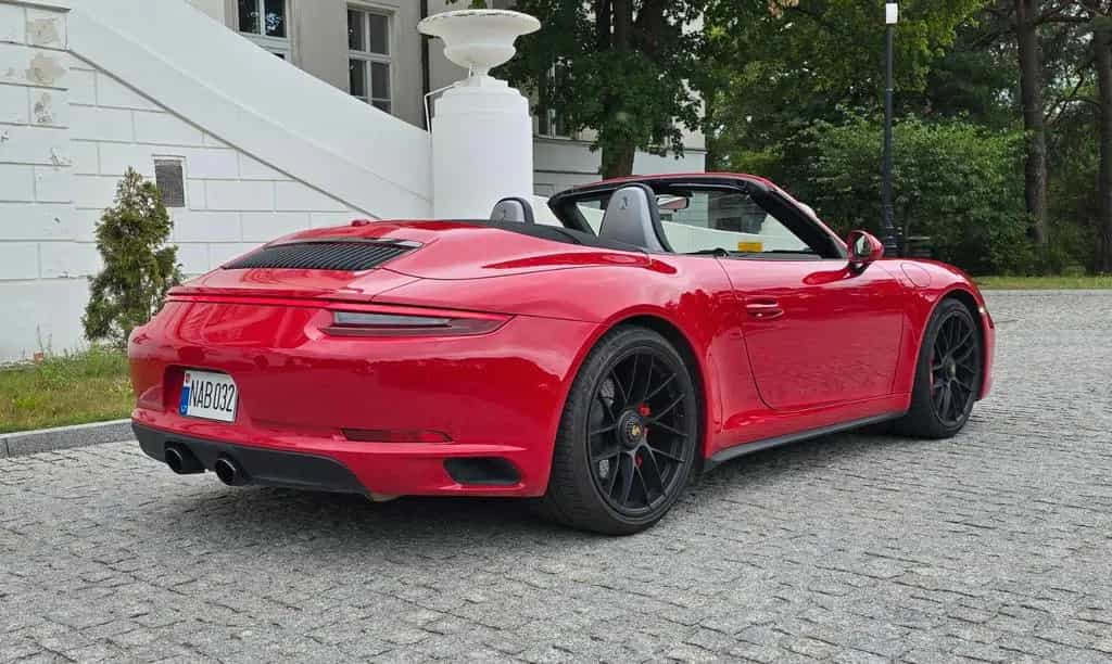 Porsche 911 Carrera GTS PDK Cabrio 01/2018-photo-2