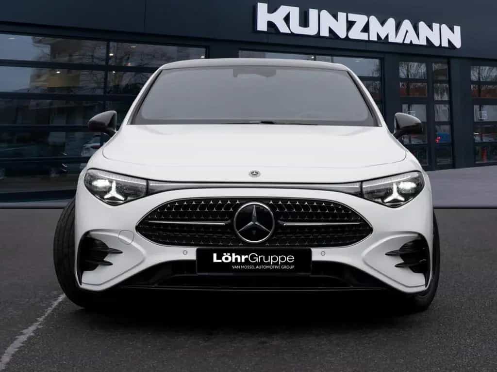 Mercedes-Benz CLA 200 AMG Night Panorama Memory AHK Winter-P 05/2026-photo-1