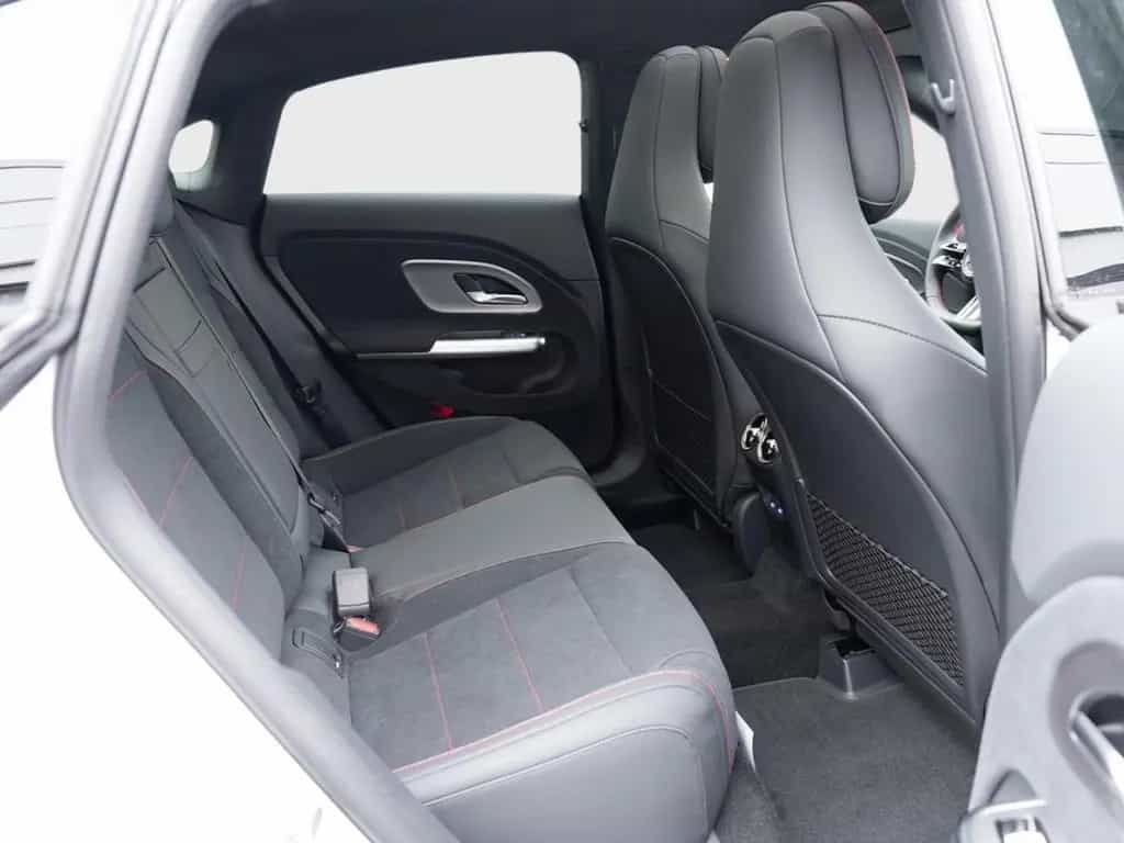 Mercedes-Benz CLA 200 AMG Night Panorama Memory AHK Winter-P 05/2026-photo-10