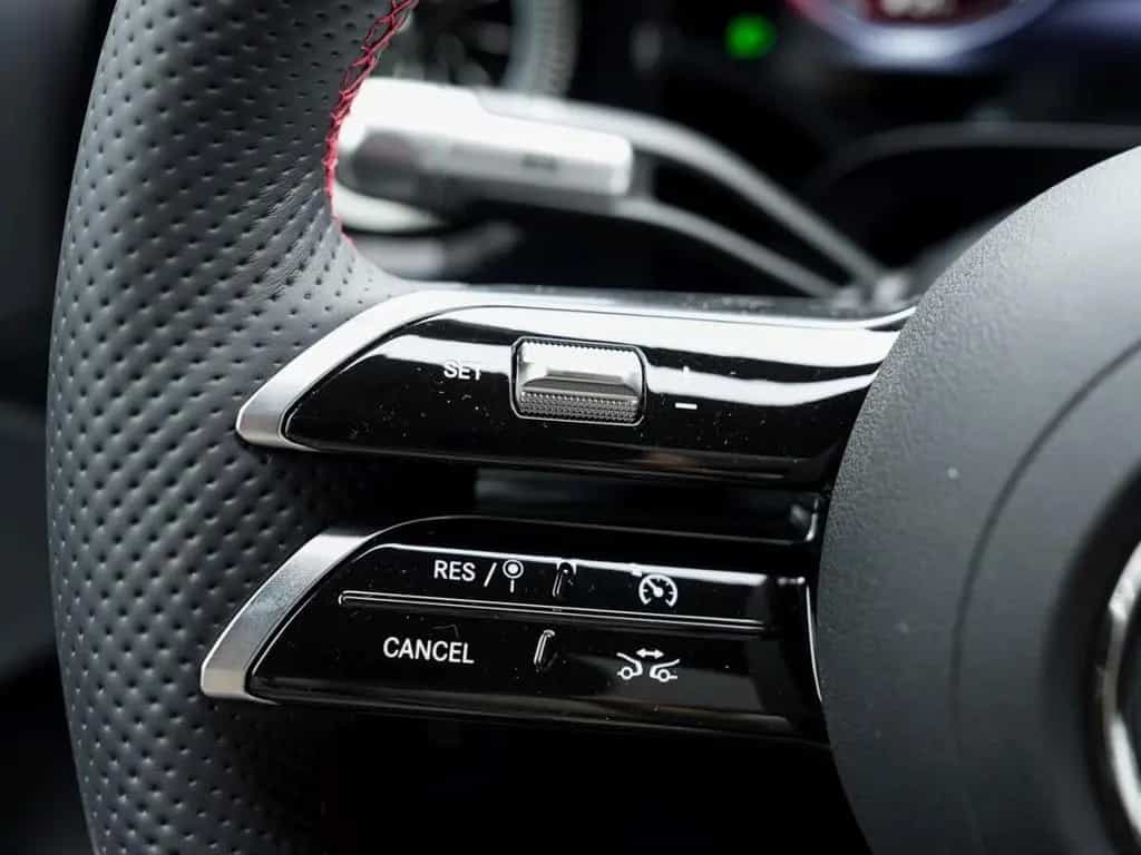 Mercedes-Benz CLA 200 AMG Night Panorama Memory AHK Winter-P 05/2026-photo-15