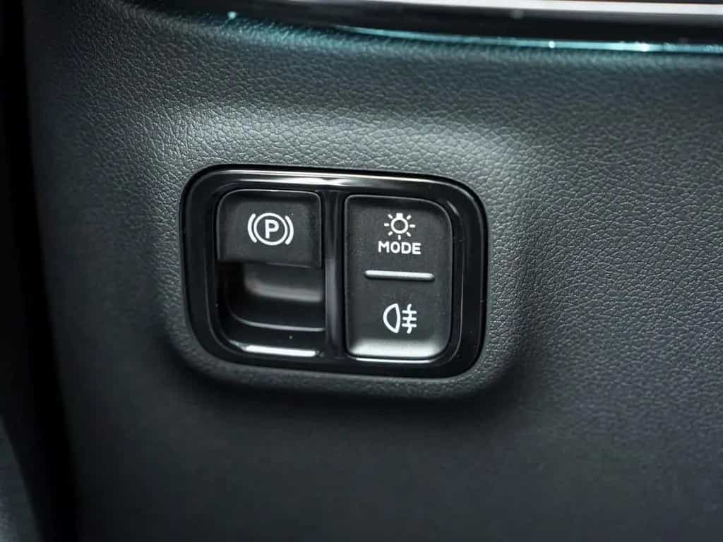 Mercedes-Benz CLA 200 AMG Night Panorama Memory AHK Winter-P 05/2026-photo-19