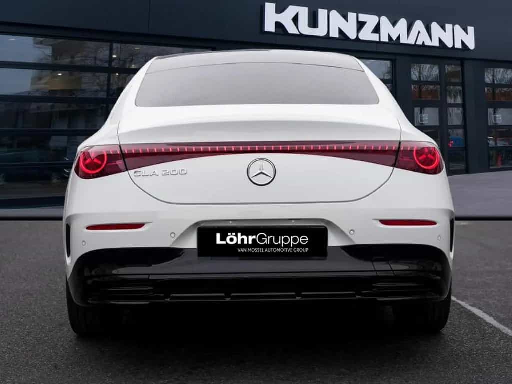 Mercedes-Benz CLA 200 AMG Night Panorama Memory AHK Winter-P 05/2026-photo-3