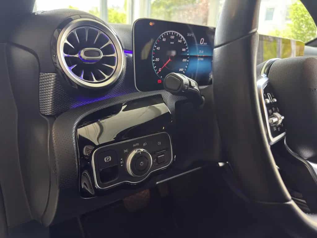 Mercedes-Benz A 200 Progressive LED*RFK*NIGHTPAKET*AMBIENTE 06/2018-photo-19