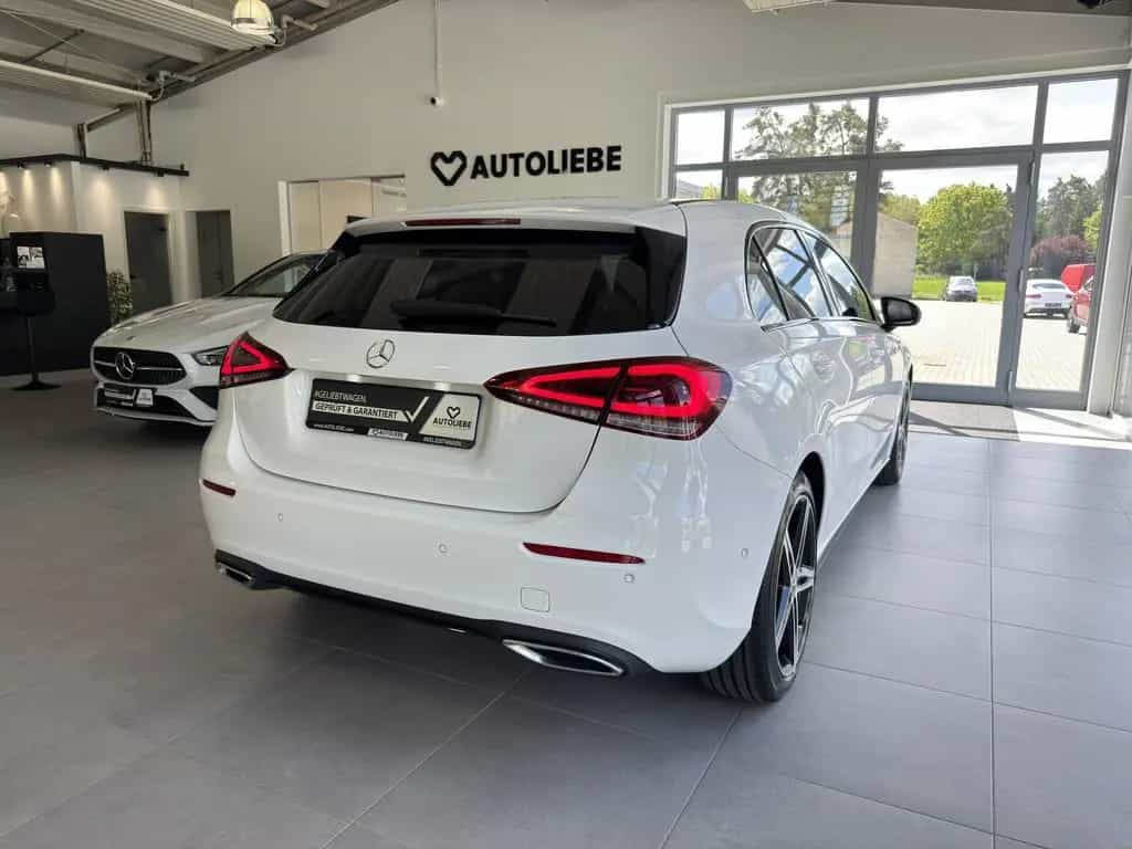 Mercedes-Benz A 200 Progressive LED*RFK*NIGHTPAKET*AMBIENTE 06/2018-photo-2