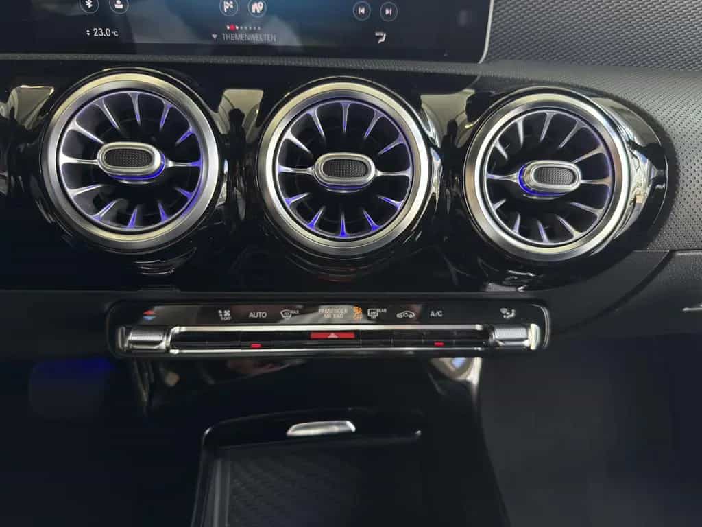 Mercedes-Benz A 200 Progressive LED*RFK*NIGHTPAKET*AMBIENTE 06/2018-photo-21