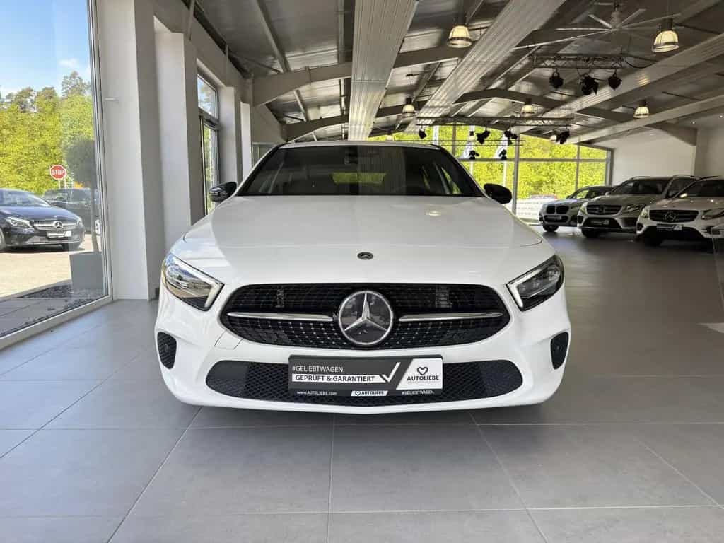 Mercedes-Benz A 200 Progressive LED*RFK*NIGHTPAKET*AMBIENTE 06/2018-photo-4