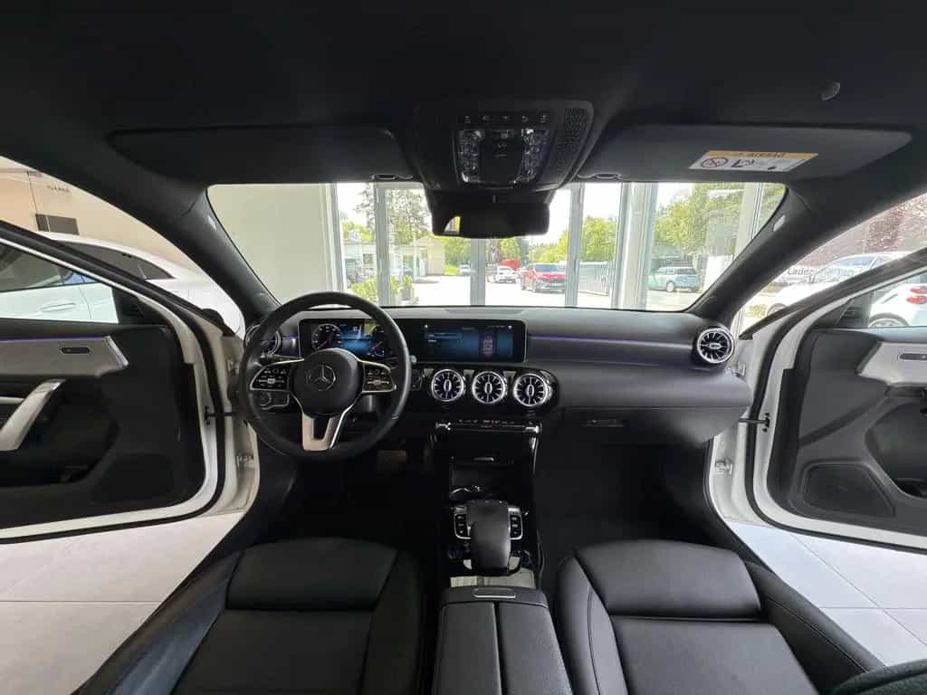 Mercedes-Benz A 200 Progressive LED*RFK*NIGHTPAKET*AMBIENTE 06/2018-photo-7