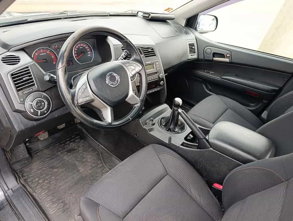 Ssangyong Actyon Sports Quatrz 4WD*TÜV NEU*AHK2300KG* 11/2015-photo-18