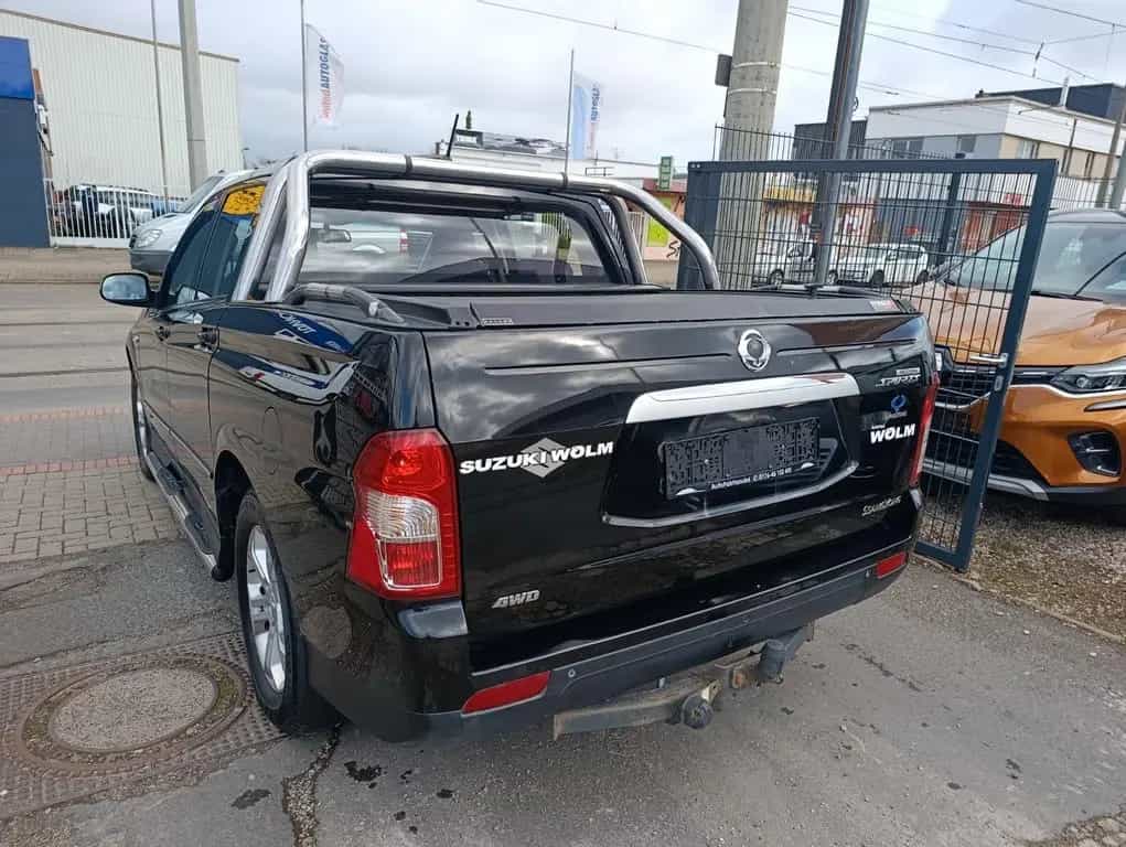 Ssangyong Actyon Sports Quatrz 4WD*TÜV NEU*AHK2300KG* 11/2015-photo-2