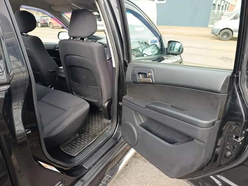 Ssangyong Actyon Sports Quatrz 4WD*TÜV NEU*AHK2300KG* 11/2015-photo-27