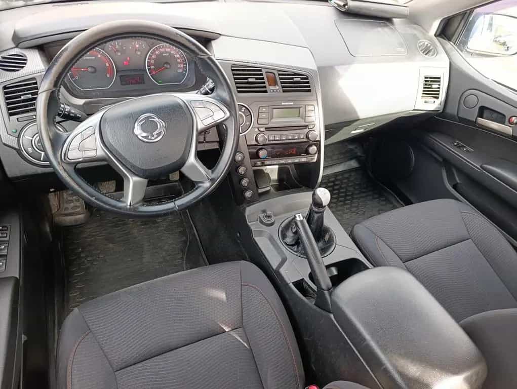 Ssangyong Actyon Sports Quatrz 4WD*TÜV NEU*AHK2300KG* 11/2015-photo-31