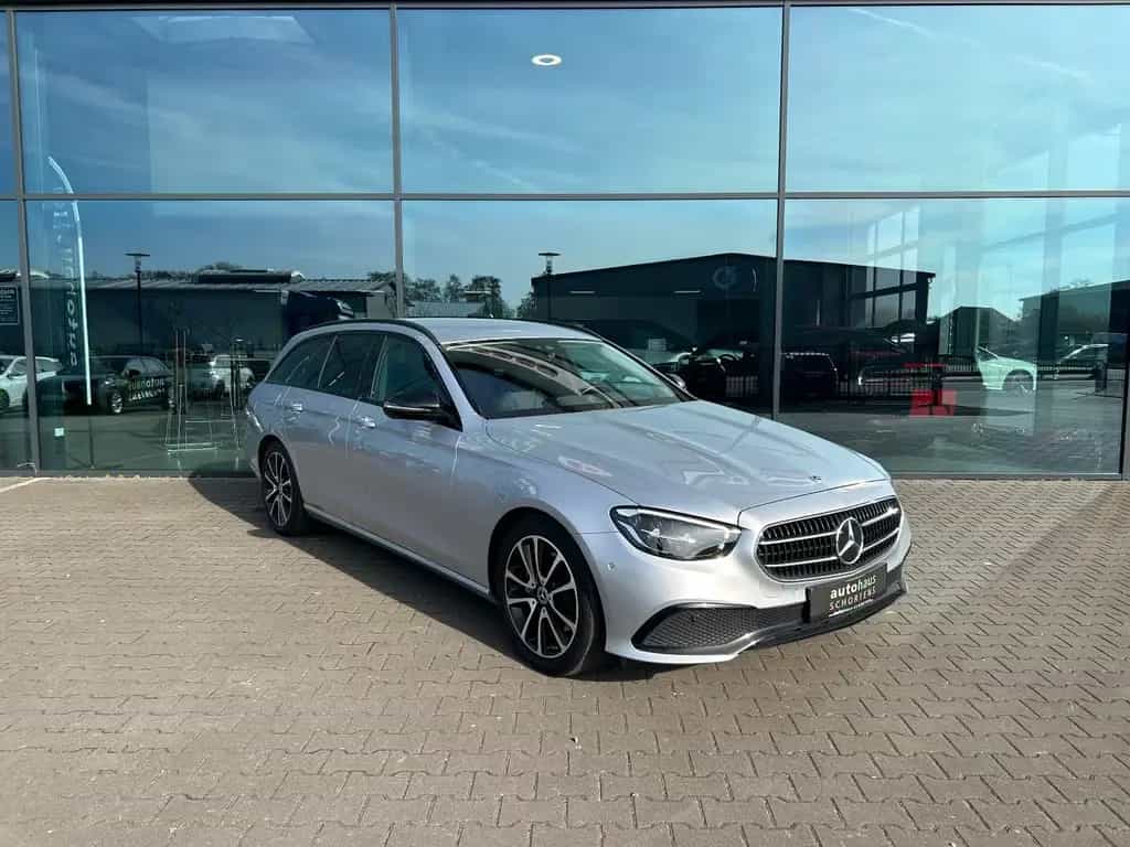 Mercedes-Benz E-Class d T Avantgarde Autom. Night Widescreen MBUX 05/2022-photo-1