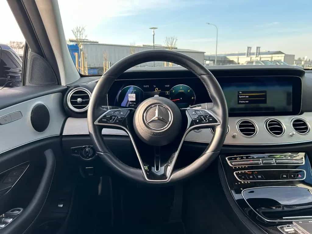 Mercedes-Benz E-Class d T Avantgarde Autom. Night Widescreen MBUX 05/2022-photo-23