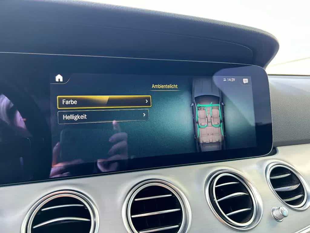 Mercedes-Benz E-Class d T Avantgarde Autom. Night Widescreen MBUX 05/2022-photo-26