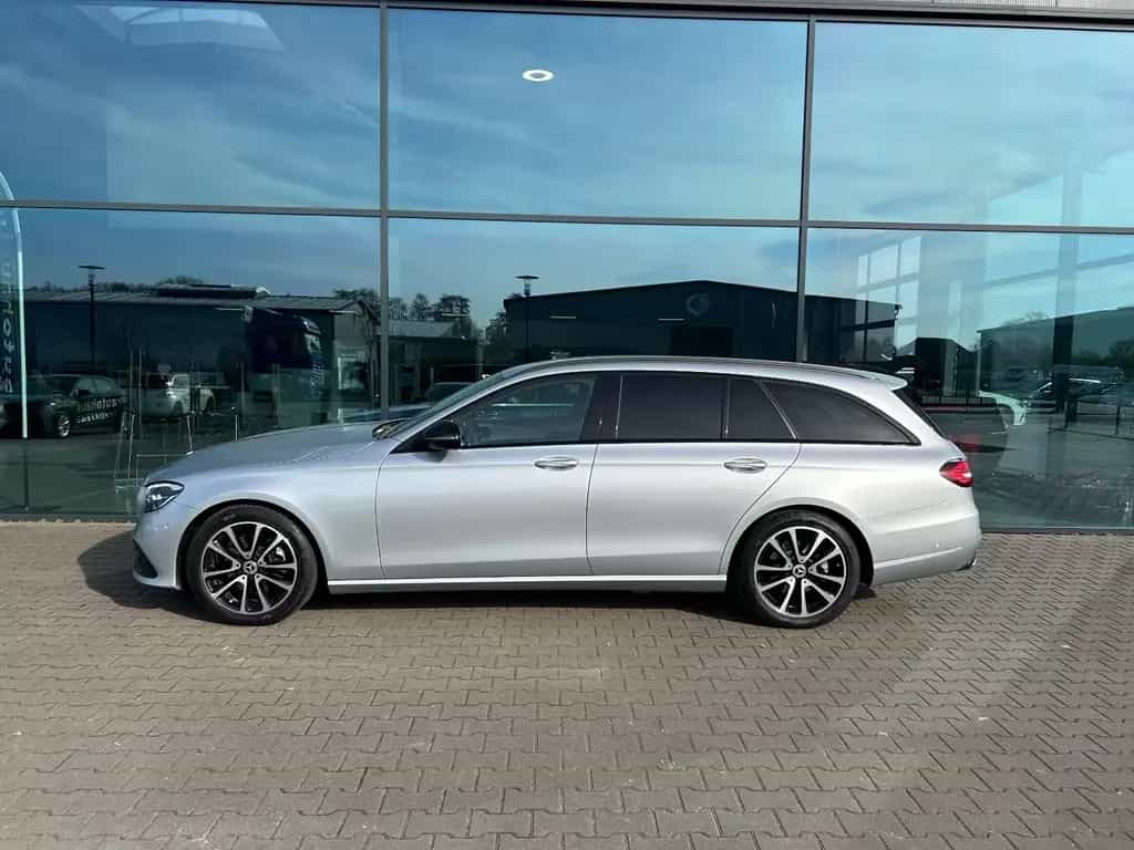 Mercedes-Benz E-Class d T Avantgarde Autom. Night Widescreen MBUX 05/2022-photo-3