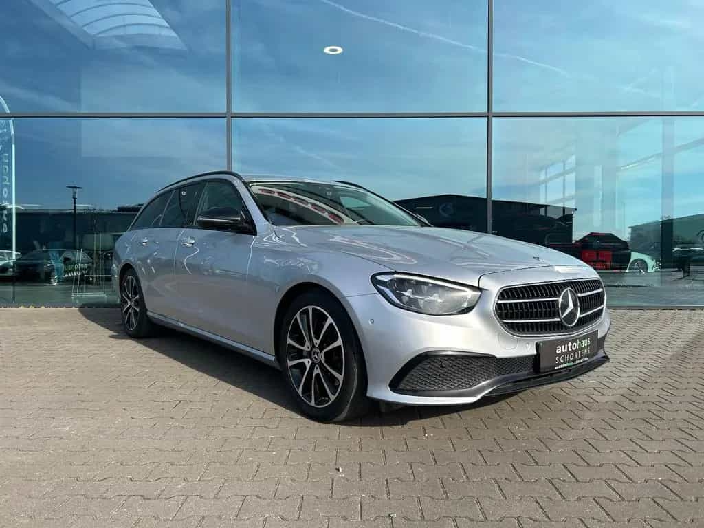 Mercedes-Benz E-Class d T Avantgarde Autom. Night Widescreen MBUX 05/2022-photo-32