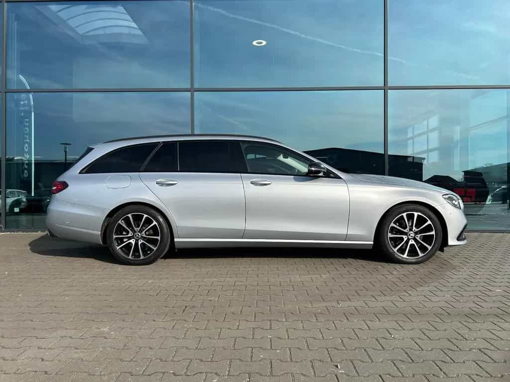 Mercedes-Benz E-Class d T Avantgarde Autom. Night Widescreen MBUX 05/2022-photo-35
