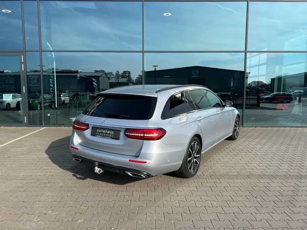 Mercedes-Benz E-Class d T Avantgarde Autom. Night Widescreen MBUX 05/2022-photo-37