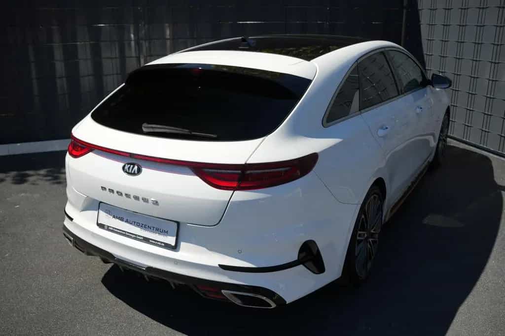 Kia ProCeed ProCeed 1.6 T-GDI DCT7 GT*PANO*AHK*JBL*RFK*ACC 06/2021-photo-3