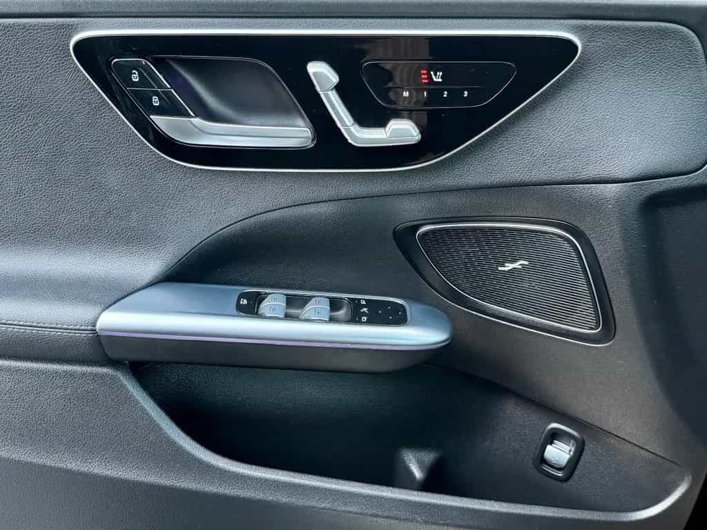 Mercedes-Benz C-Class T d*AMG*PANO*DigLicht*360*AHK*Dist+*Memory 01/2023-photo-16