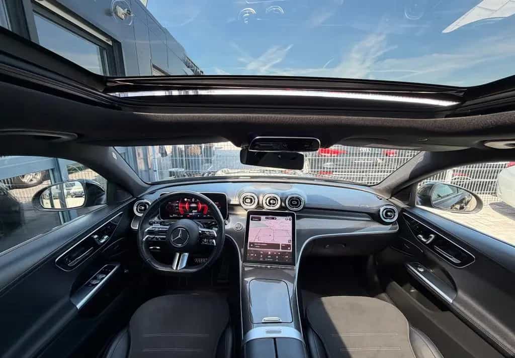 Mercedes-Benz C-Class T d*AMG*PANO*DigLicht*360*AHK*Dist+*Memory 01/2023-photo-2