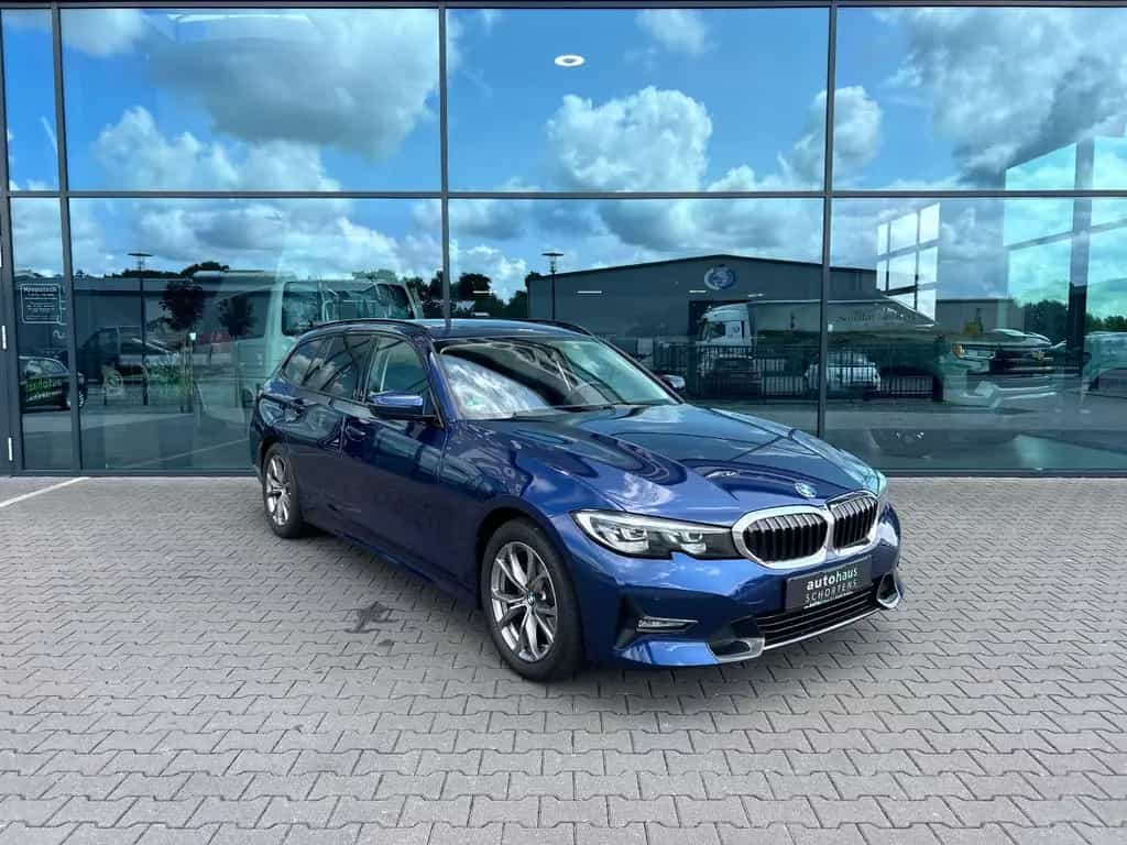 BMW 3 Series d SportLine Autom. LED AHK Navi HUD Pano 17" 09/2020-photo-2
