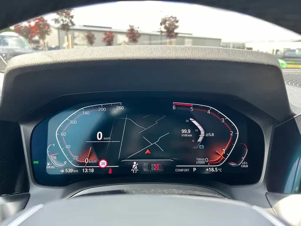 BMW 3 Series d SportLine Autom. LED AHK Navi HUD Pano 17" 09/2020-photo-23