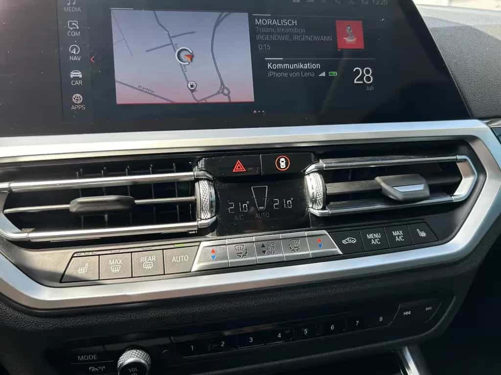 BMW 3 Series d SportLine Autom. LED AHK Navi HUD Pano 17" 09/2020-photo-28