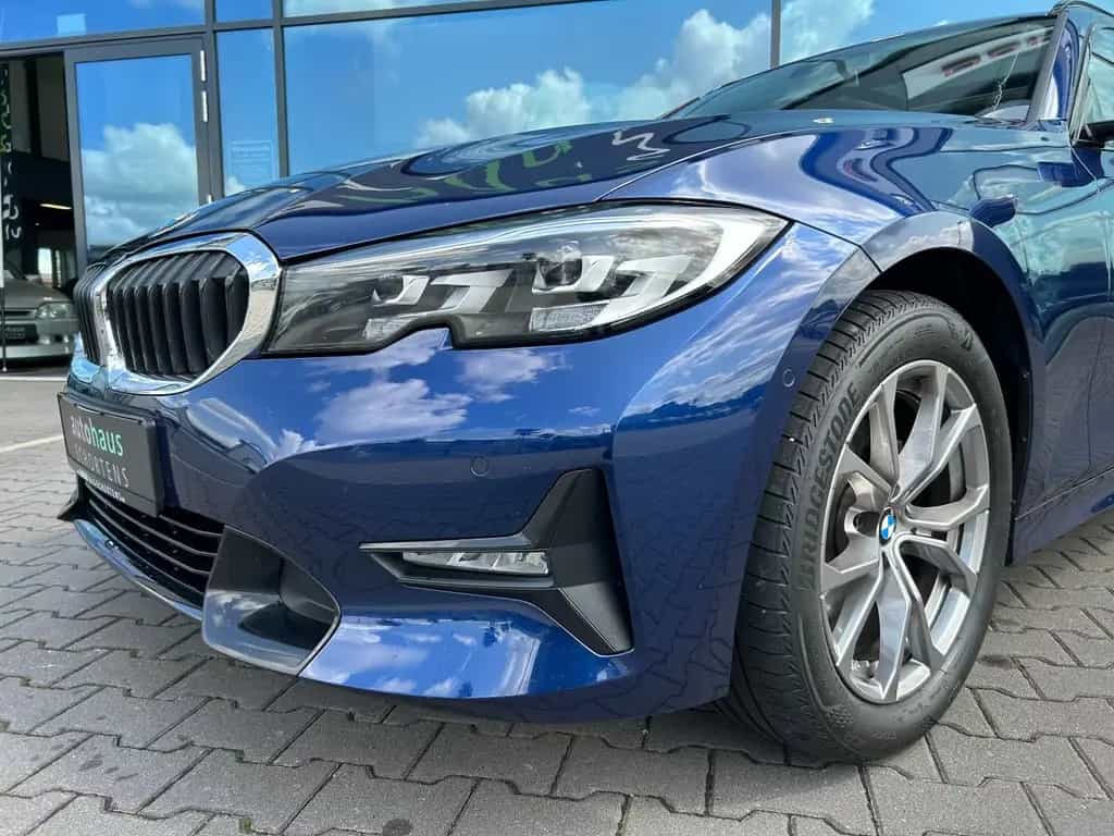 BMW 3 Series d SportLine Autom. LED AHK Navi HUD Pano 17" 09/2020-photo-34