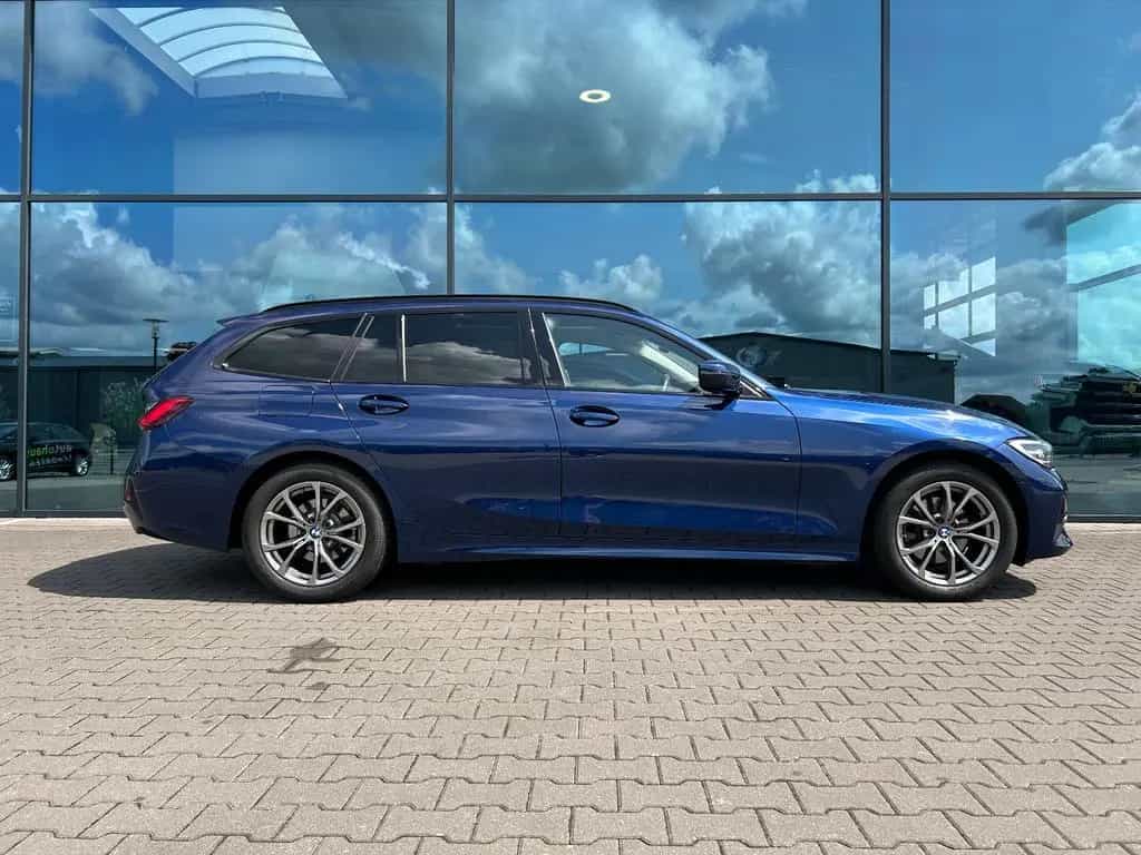 BMW 3 Series d SportLine Autom. LED AHK Navi HUD Pano 17" 09/2020-photo-39