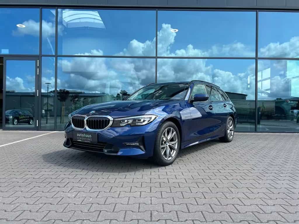 BMW 3 Series d SportLine Autom. LED AHK Navi HUD Pano 17" 09/2020-photo-4