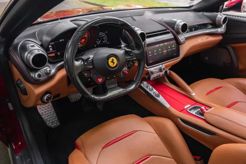 Ferrari GTC4Lusso 6.3 V12 DCT 01/2018-photo-12