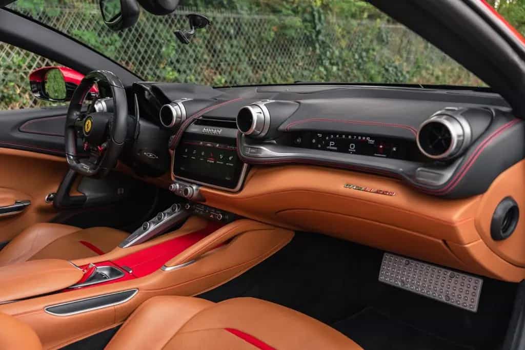 Ferrari GTC4Lusso 6.3 V12 DCT 01/2018-photo-13