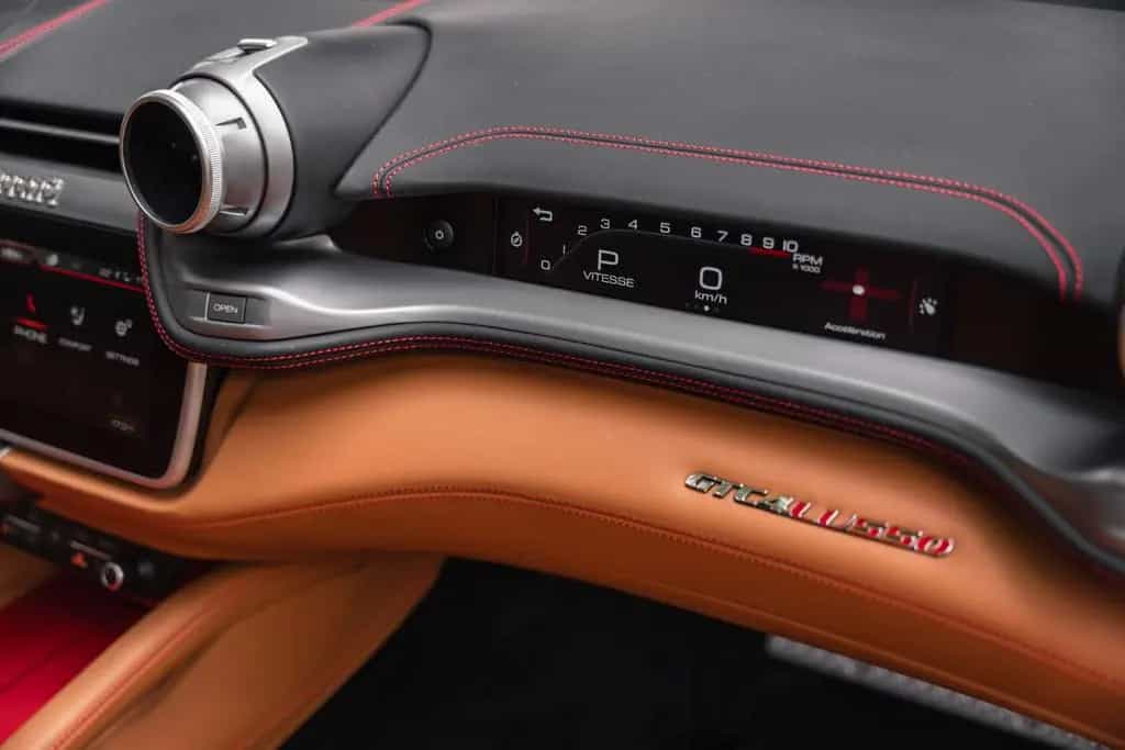 Ferrari GTC4Lusso 6.3 V12 DCT 01/2018-photo-19
