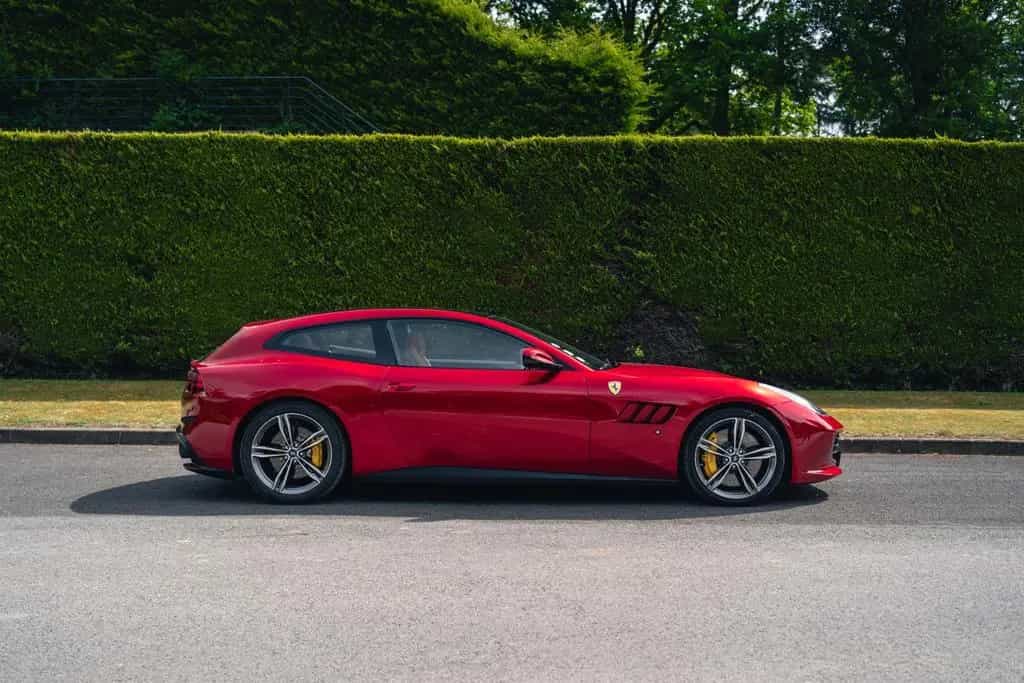 Ferrari GTC4Lusso 6.3 V12 DCT 01/2018-photo-4