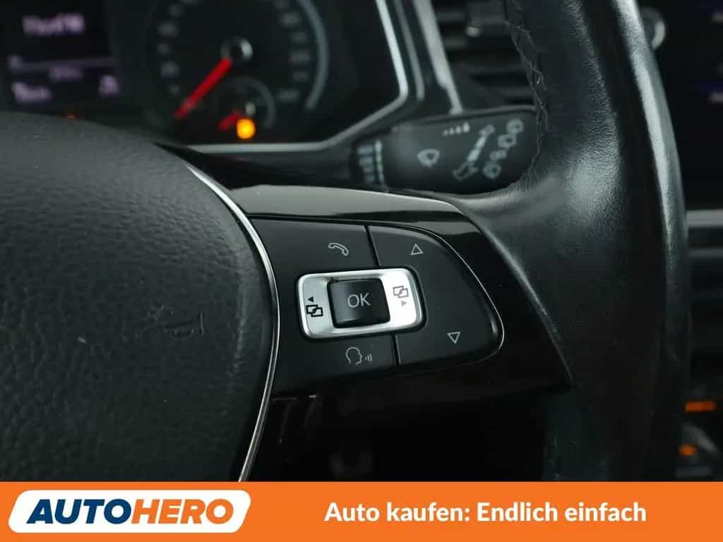Volkswagen T-Roc 1.5 TSI ACT Sport*LED*NAVI*PDC*SHZ*KLIMA* 04/2018-photo-26