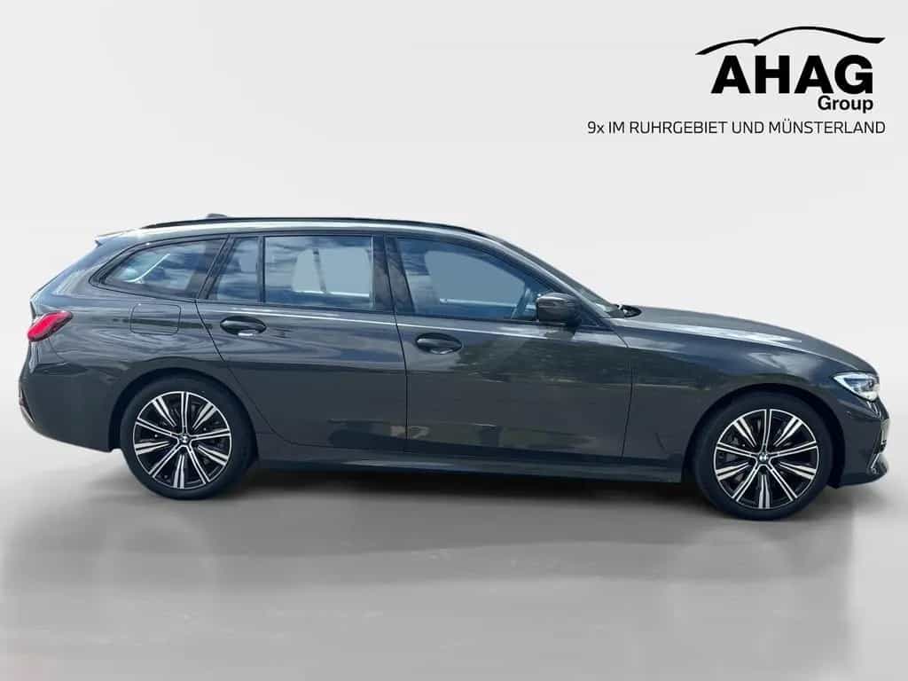 BMW 330 i 06/2021-photo-2