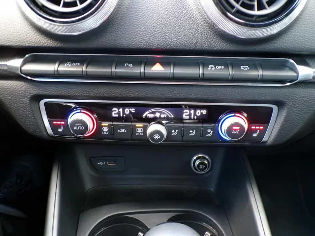 Audi A3 SPORTBACK 1.5TFSI*S-TRONIC*DESIGN*ACC*AHK*LED 02/2019-photo-13