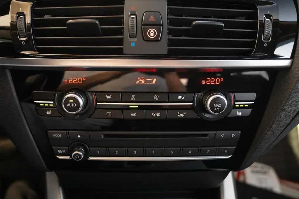 BMW X3 xDrive 35 i 3.0*XENON*AHK*KAMERA* 07/2015-photo-25
