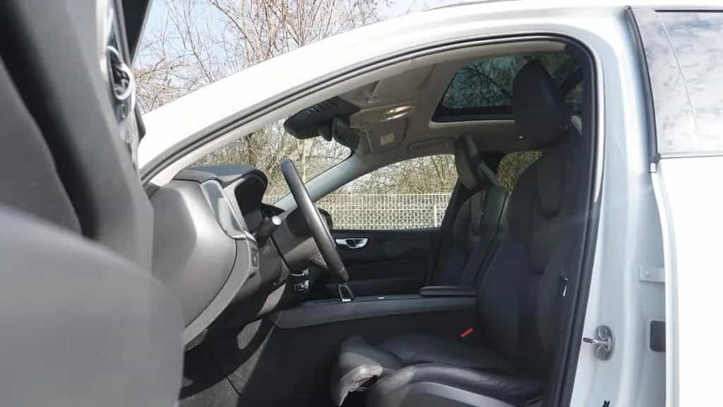 Volvo XC60 B4 Plus Dark PilotAssi/Pano/Cam/TWA/H&K/KEY 11/2022-photo-11