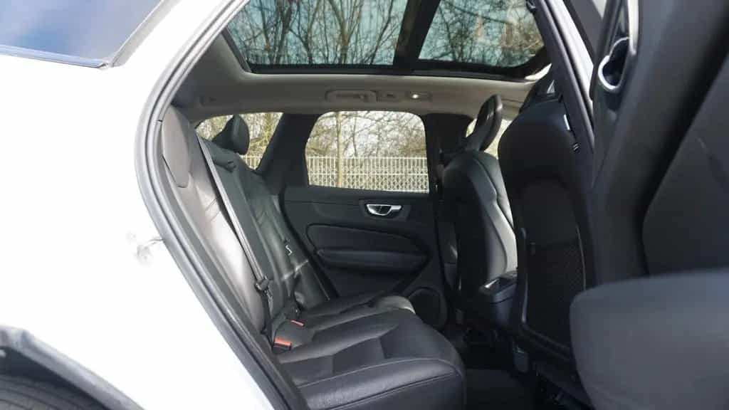 Volvo XC60 B4 Plus Dark PilotAssi/Pano/Cam/TWA/H&K/KEY 11/2022-photo-14