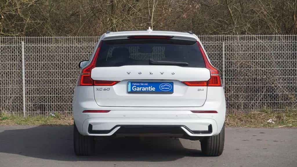 Volvo XC60 B4 Plus Dark PilotAssi/Pano/Cam/TWA/H&K/KEY 11/2022-photo-3