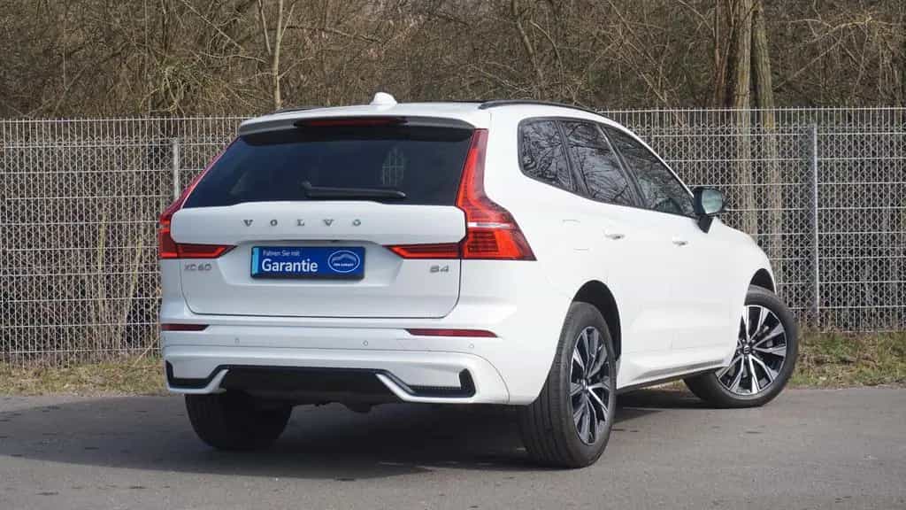 Volvo XC60 B4 Plus Dark PilotAssi/Pano/Cam/TWA/H&K/KEY 11/2022-photo-5