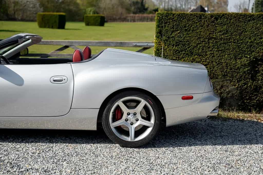 Aston Martin AR1 - 240 Miles - 84 of 99 Ex. - Just Serviced 07/2003-photo-12