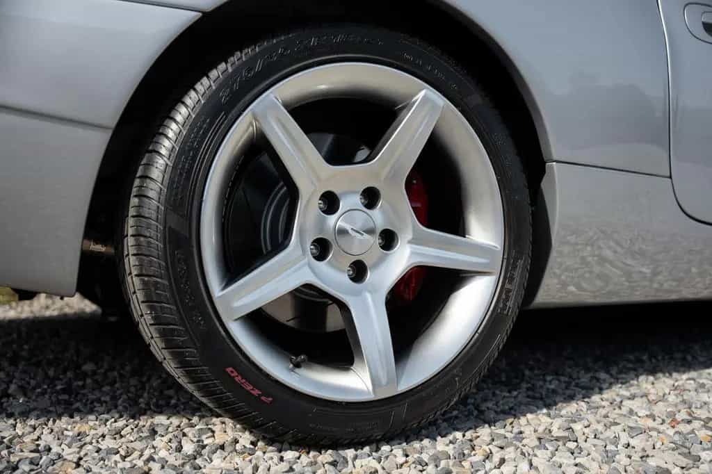 Aston Martin AR1 - 240 Miles - 84 of 99 Ex. - Just Serviced 07/2003-photo-13