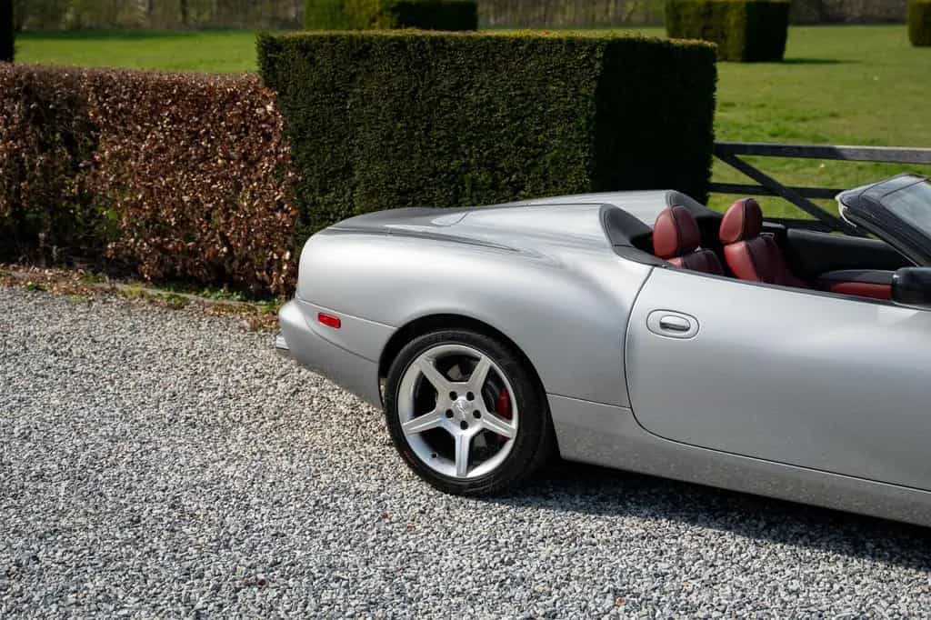 Aston Martin AR1 - 240 Miles - 84 of 99 Ex. - Just Serviced 07/2003-photo-19