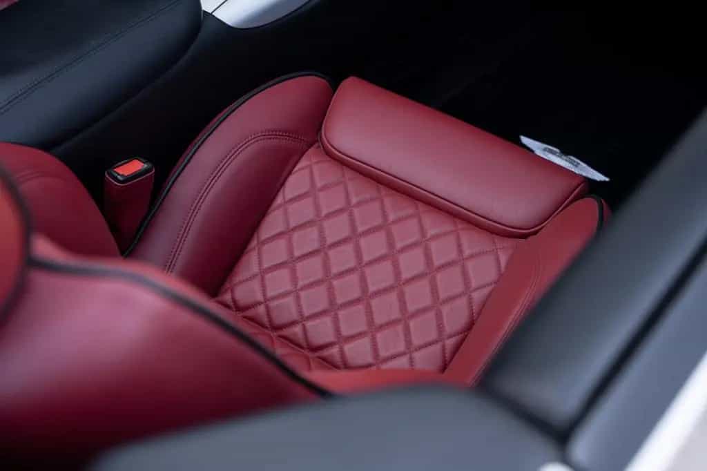 Aston Martin AR1 - 240 Miles - 84 of 99 Ex. - Just Serviced 07/2003-photo-29