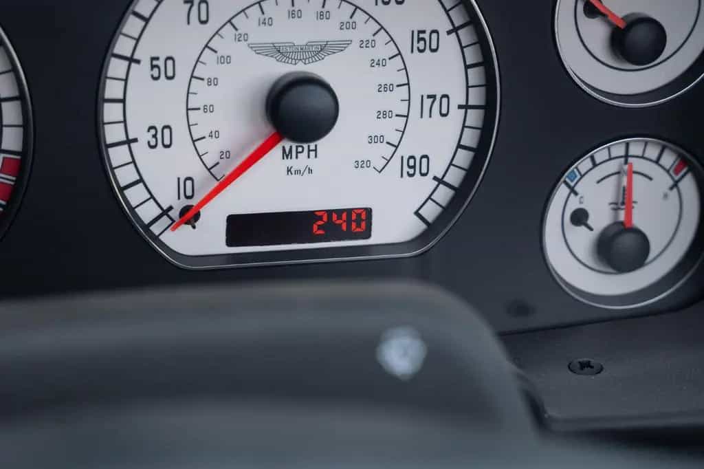 Aston Martin AR1 - 240 Miles - 84 of 99 Ex. - Just Serviced 07/2003-photo-39